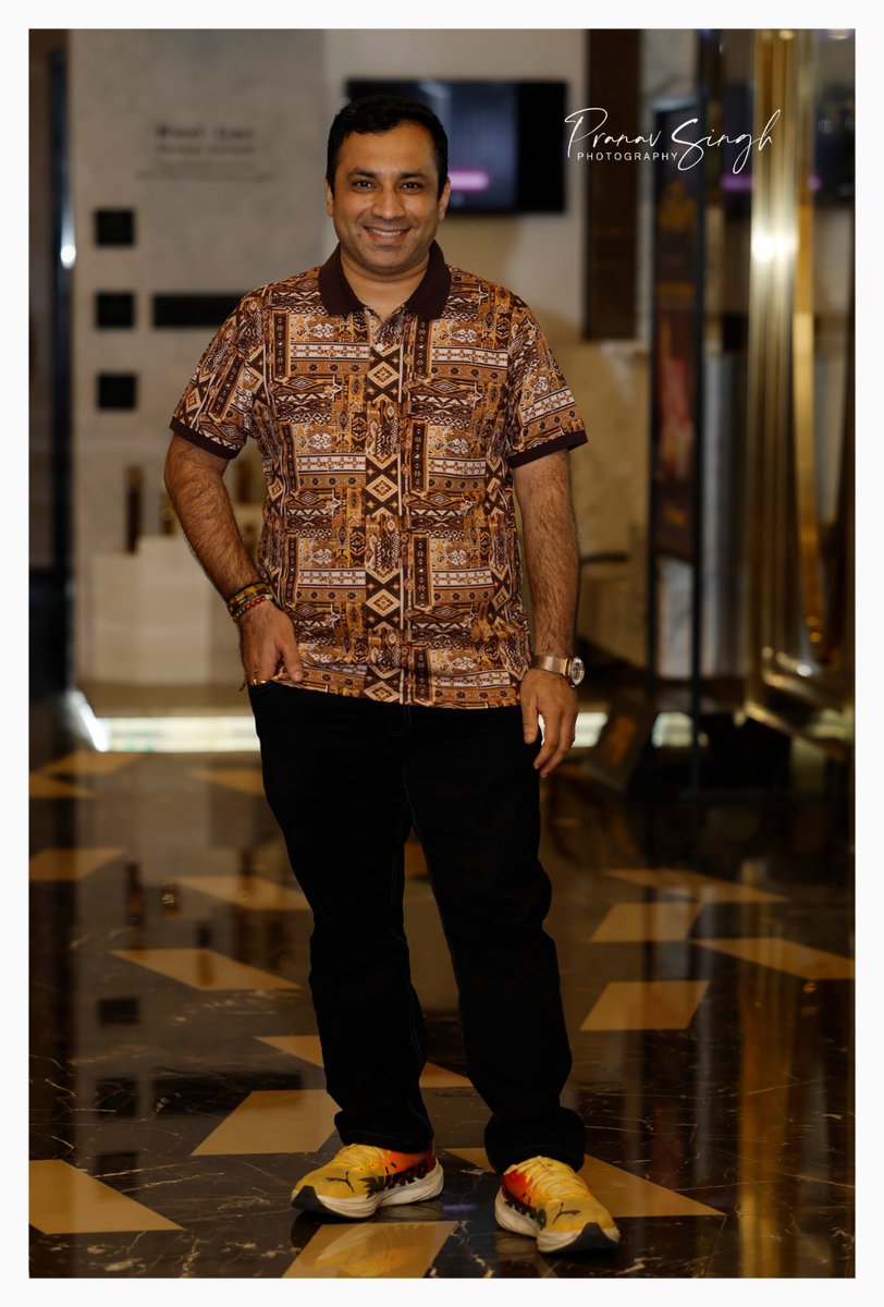 मौन हो जाओ,
बहुत कुछ सुनाई देगा और दिखाई भी देगा...

Thank you for Beautiful Click Pranav Singh Sir ❤️🙏