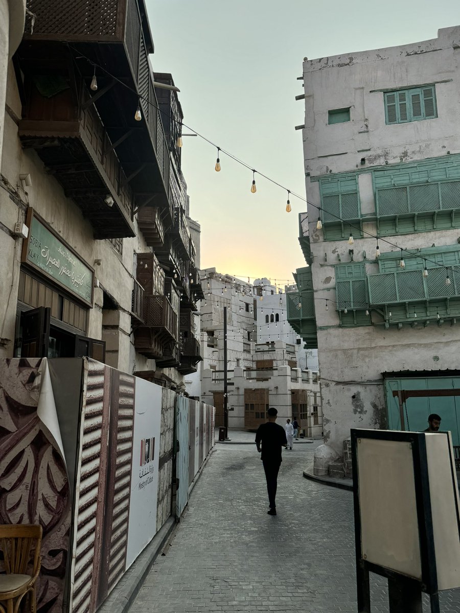 strokingpanic's tweet image. studio 8 - Albalad