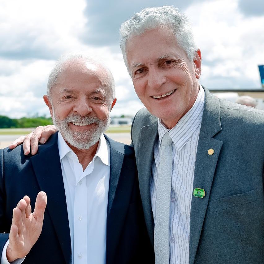 Vitória da educação! 🎓✊

O presidente Lula anunciou a recomposição do orçamento das universidades e institutos federais, que havia sofrido um corte de quase R$ 1 bilhão no ano passado.

O recado é claro: com Lula, investir em educação, ciência e pesquisa não é gasto, é