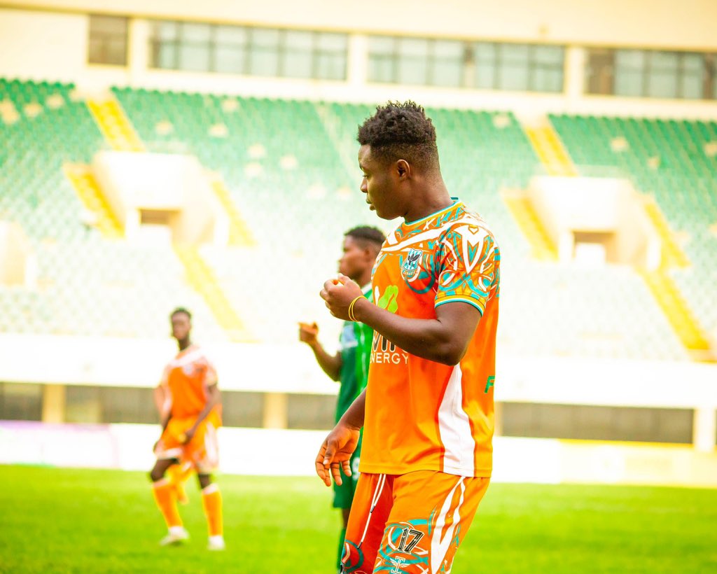 FcSamartex1996's tweet photo. The momentum continues for Christian Agyenim Boateng as he earns a place in the Fatau Dauda Team of the Week, alongside teammate Isaac Afful. Two Timber Giants, Fully deserved.

#TimberGiants #fcsamartex1996 #GPL https://t.co/QGC5MJveAI