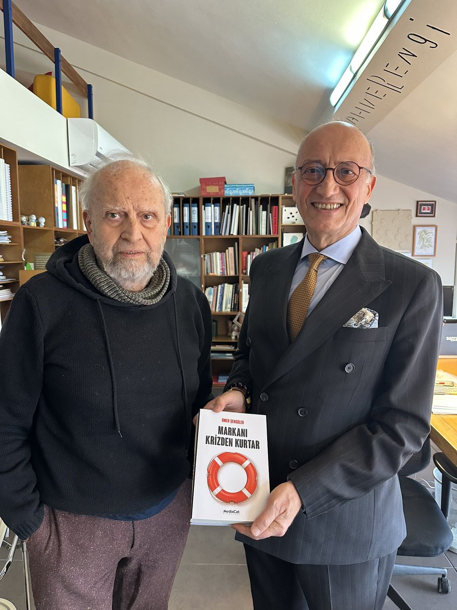 omersenguler's tweet image. Bülent Erkmen, marka kimliği geliştirme, marka konumlandırması, logo ve kurumsal kimlik geliştirme konularında bir otoritedir, Türkiye’nin gururudur.

Bugün kendisini ziyaretimizden, sohbetinden, sorularından ve yönlendirmelerinden çok feyiz aldık.
Bülent Erkmen Beyefendi ve…