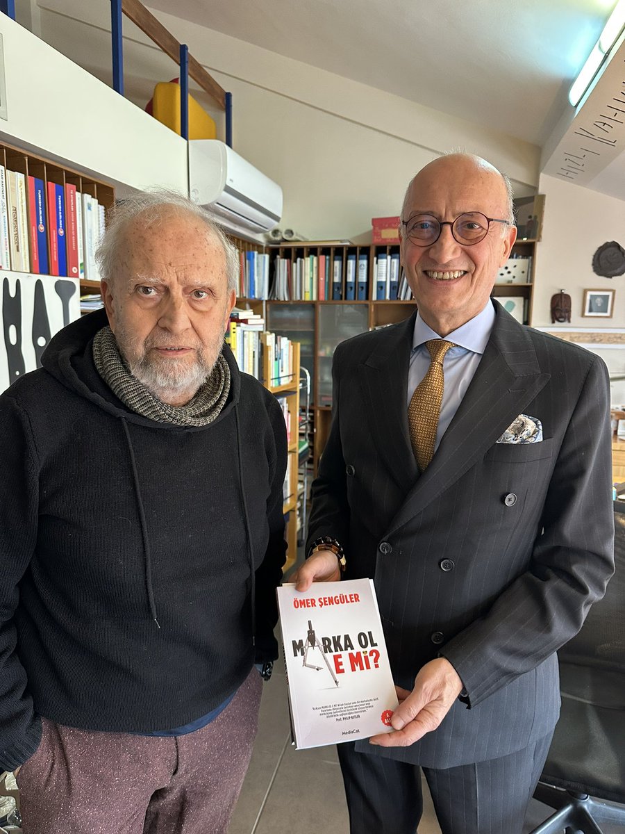 omersenguler's tweet image. Bülent Erkmen, marka kimliği geliştirme, marka konumlandırması, logo ve kurumsal kimlik geliştirme konularında bir otoritedir, Türkiye’nin gururudur.

Bugün kendisini ziyaretimizden, sohbetinden, sorularından ve yönlendirmelerinden çok feyiz aldık.
Bülent Erkmen Beyefendi ve…