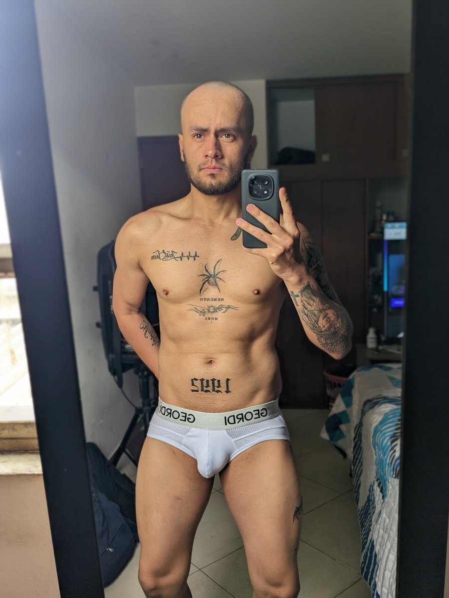 Me aceptaron la cuenta en Only fans JAJAJAJA
Cuerpo no tengo pero no falta el o la degenerada que pague ❤️‍🔥