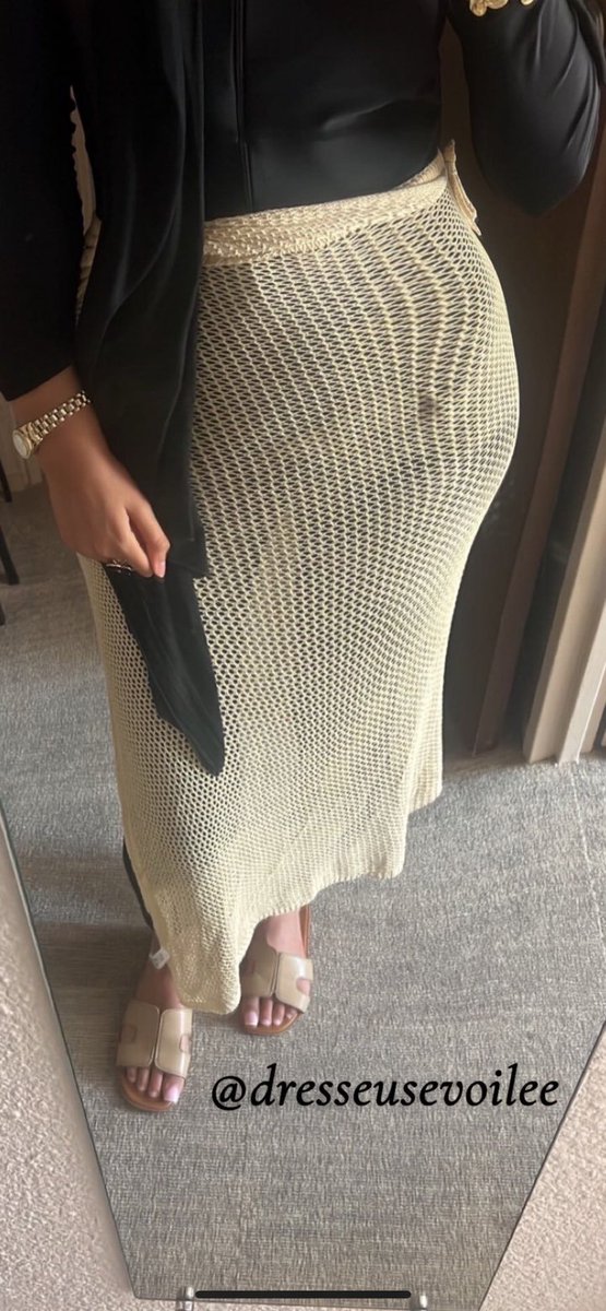 DresseuseVoilee's tweet image. Bon les 🐖 venez faire vos chienne sous mes semelle et les plus méritants pourront se ramasse des grosses giffles de pieds et claquettes dans vos gueules de truie! DM les grosses p*te maintenant 🧕🪬💶👣👡🔥👑🖕 #domina #lyon #pieds #moneyslave #fetichisme #dictatricevoilee