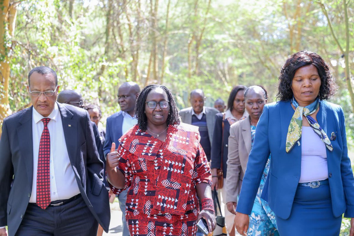 hannawcheptumo's tweet image. This morning, I joined H.E Governors,Deputy Governors , key stakeholders at a Roundtable Consultative Meeting in Naivasha to deliberate on the Heritage-Based Enterprises agenda and the upcoming 1st International Investment Conference &amp;amp; Trade Fair on Indigenous Knowledge…