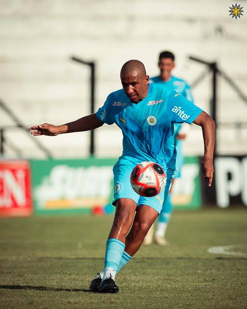 📢 MERCADO DE PASES

▪️Pablo Siles no continúa en Montevideo City Torque y es una interesante opción para varios equipos del medio.

▪️Según me mencionaron, ante una mención de que el jugador podría recalar en Wanderers, por ahora me descartaron esa posibilidad.