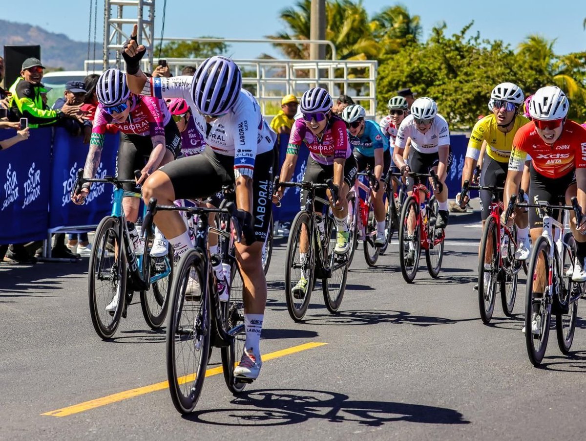 🥇 @CataSotoCampos consigue su 2ª victoria en el #TourSV, la tercera para <a href="/LABORALkTeam/">LABORALKutxaTeam</a>, tras un gran trabajo colectivo.

🤩 Hirugarren garaipena lau egunetan talde morearentzat #TourSV-en.

🗞️ (ES): bit.ly/CataSVes
🗞️ (EU): bit.ly/CataSVeu

📸: <a href="/ObrasPublicasSV/">Ministerio de Obras Públicas</a>