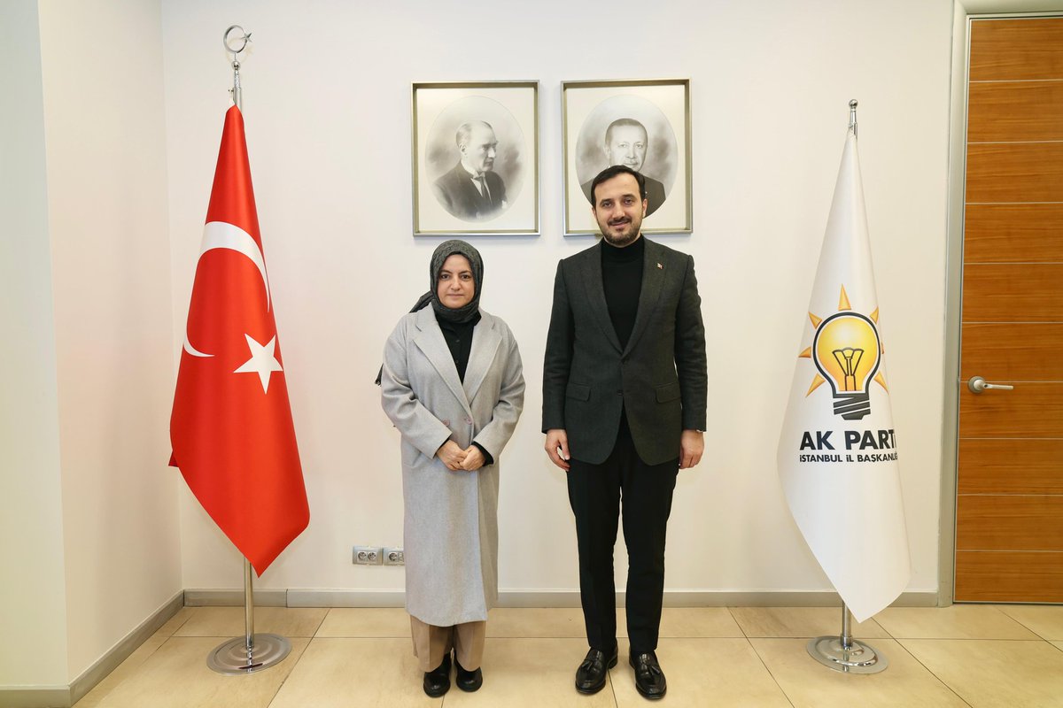 Bugün <a href="/akpartiistanbul/">AK Parti İstanbul</a> Baskanligimizda, Sayın Başkanımız <a href="/abdullahozdemir/">Abdullah Özdemir</a> ile son derece verimli bir istisare toplantisi gerçekleştirdik. 
Kalbi İstanbul için atan, ilkeli, kapsayıcı bir dil ve strateji ile çalışan Sayın Başkanımıza teşekkürlerimle...