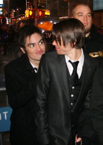 ryveins's tweet image. guys i cant do this 💔💔💔