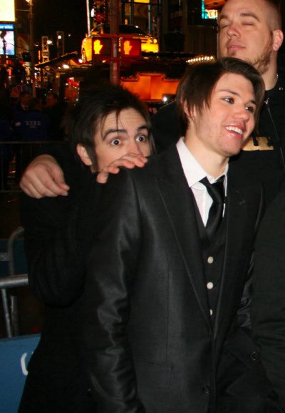 ryveins's tweet image. guys i cant do this 💔💔💔