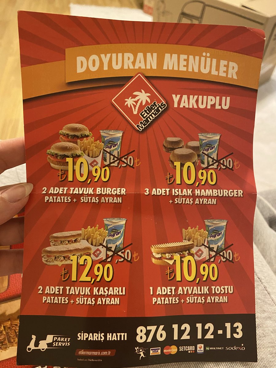 Meyraszgn's tweet photo. Tadilat nedeniyle evi toplarken bakın ne buldum…
Sanırım yıl 2017-2018
Bu fiyatlar şuan geçerli olsaydı hayat nasıl olurdu acaba? https://t.co/i4ANehGvVW