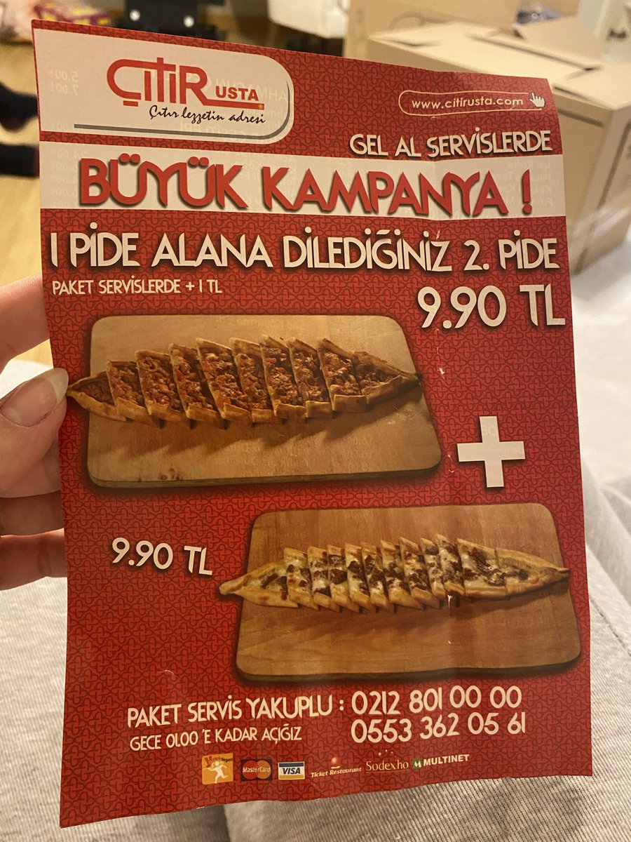 Meyraszgn's tweet photo. Tadilat nedeniyle evi toplarken bakın ne buldum…
Sanırım yıl 2017-2018
Bu fiyatlar şuan geçerli olsaydı hayat nasıl olurdu acaba? https://t.co/i4ANehGvVW