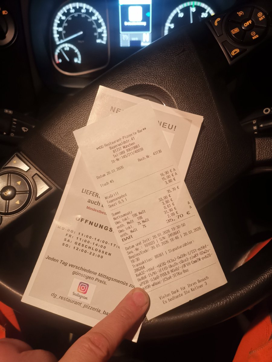 Patrick38875901's tweet photo. ,,Mein Abendessen ist zu übernehmen!
Zackig ,, 

#moneydom #geldherr #moneyslave #sklave #cashpig https://t.co/VBo1MMN5ZJ