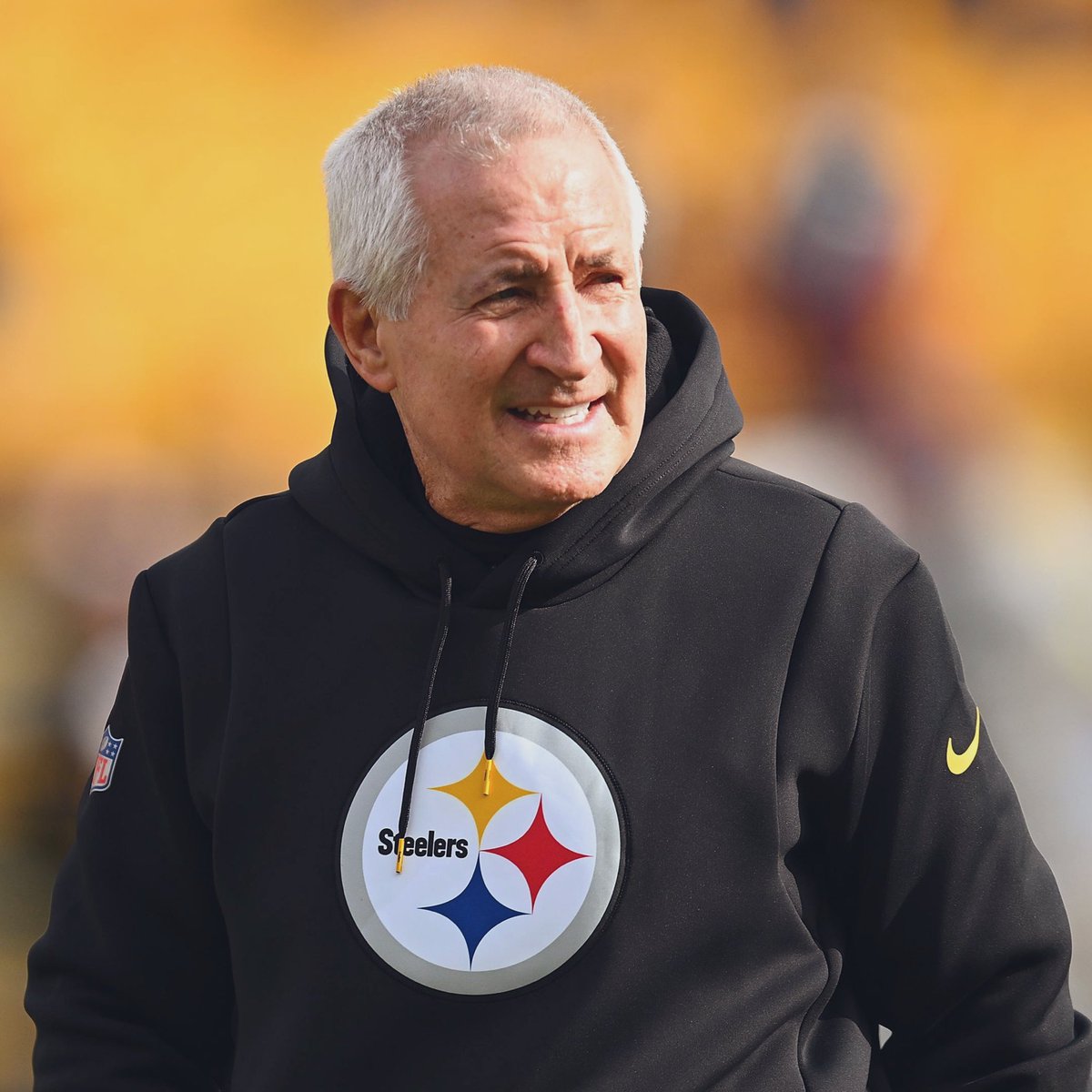 MySportsUpdate's tweet image. The #Bucs are hiring #Steelers Special Teams Coordinator Danny Smith as their news Special Teams Coordinator, per @MikeGarafolo.

The 72-year old had been with Pittsburgh for the last 13 years — and now joins the Todd Bowles staff in Tampa Bay.