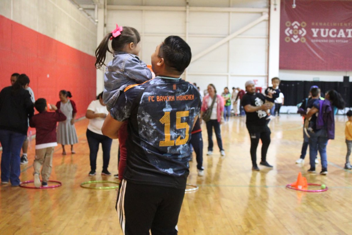 Celebramos la participación de más de 600 niñas y niños de los Centros de Atención Múltiple en el Encuentro Recreativo Motriz. Junto a sus familias fortalecieron sus habilidades a través del juego. ✅

#RenacimientoMaya #DeporteYucateco