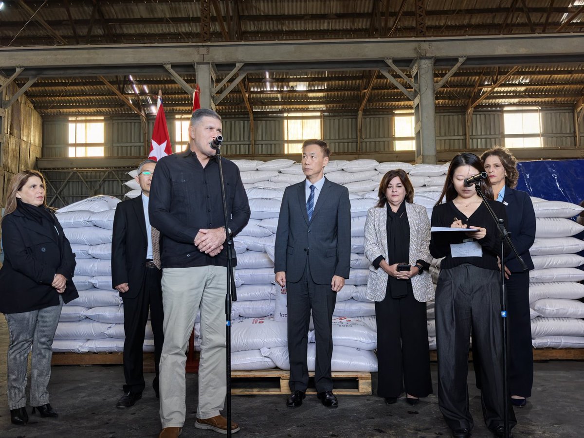 Nuestro profundo agradecimiento al Partido, Gobierno y pueblo de #China por su importante donación de arroz, gesto solidario que beneficiará directamente al pueblo cubano, y que simboliza la sólida hermandad que une a ambas naciones. 

#CubaNoEstáSola