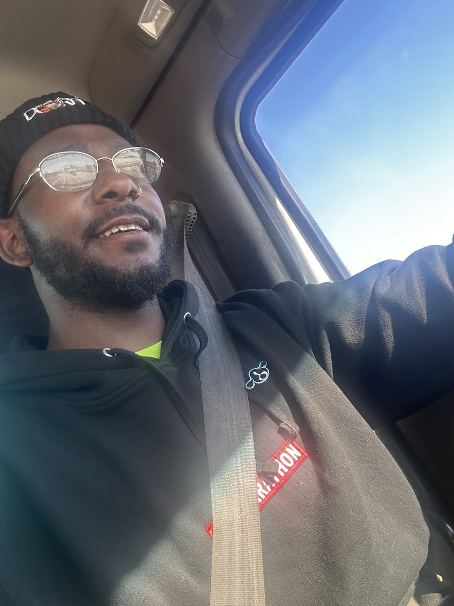 thtguyt's tweet photo. #Day421 ! Apecoin🦍
A Supporting $APE 🐸🐐 A life Sliding 🤞🏾🫡
Selfie until ApeCoin hits a all-time high
🤞🏾🫡 #yuga @apecoin Blessings 🐒ApE https://t.co/Z1XeDBfMpy