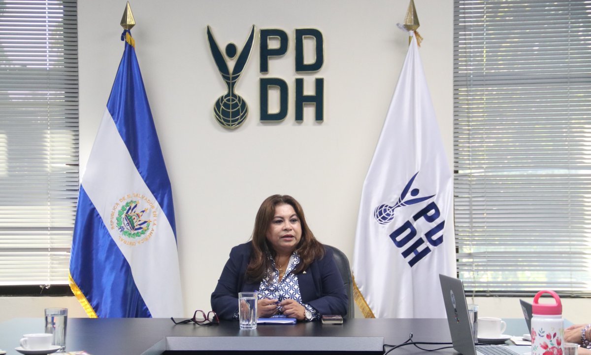 PDDHElSalvador's tweet photo. En representación de #ProcuradoraDDHH @RaqueldeGuevara, #AdjuntaDDHH Mireya Tobar acompañó reunión de Mesa Permanente de los Derechos de la Niñez, Adolescencia y Juventud coordinada por #AdjuntaNiñez Rosa Elena Ramos y su equipo técnico, para coordinar actividades de 2026. https://t.co/Q65SPOW15x