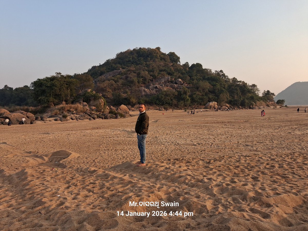 dllwale143's tweet photo. ଆଉ ସେ ସମୟ ନାହିଁ କି
ସେ କଥାବାର୍ତ୍ତା ନାହିଁ....
ଦେଖିବାକୁ ଗଲେ ସେ ସମ୍ପର୍କ ଅଛି
କିନ୍ତୁ ଆଗ ଭଳି ସେ ସମ୍ପର୍କରେ
ମଧୁରତା ନାହିଁ. https://t.co/54l6lMpkry
