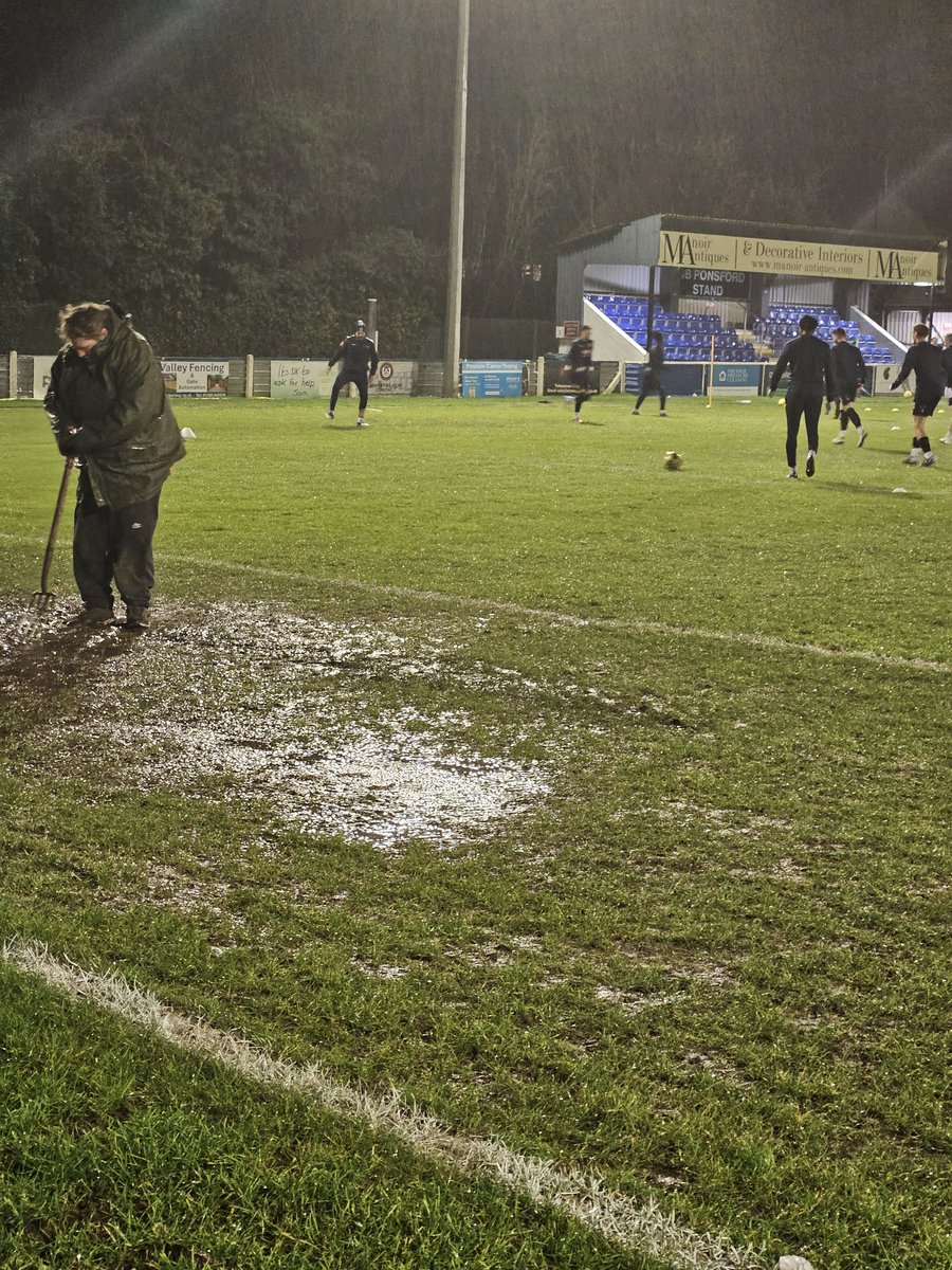 HTFCMedia's tweet image. Its a lovely evening at Bulpit Lane.

😲😲