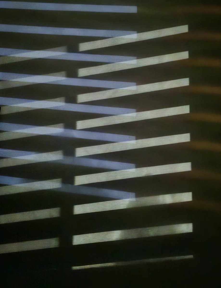 sthers's tweet image. Instalar condiciones, no forzar resultados. La madrugada me confirma que la arquitectura del orden ya está proyectada; solo hay que saber capturar la frecuencia del sistema. @ArteeColor