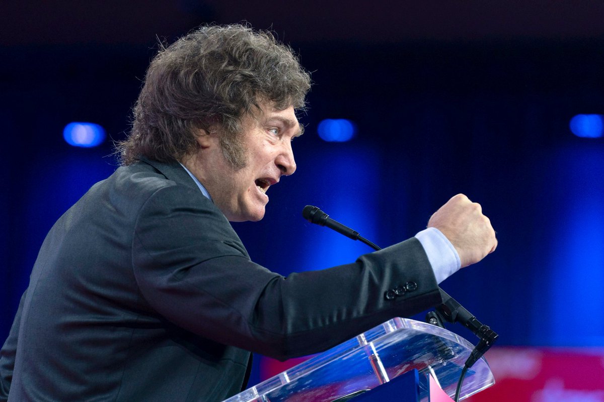 ViejoLibertario's tweet image. 🌐 DAVOS | Mañana, miércoles  21 de enero, 11:45 hora 🇦🇷. Gran disertación de @JMilei.

En el 2024, sorprendió a todos con sus advertencias sobre el peligro socialista.  Cuando apenas llevaba dos meses de gobierno y mientras desactivaba bombas inflacionarias heredadas.

Ahora,…