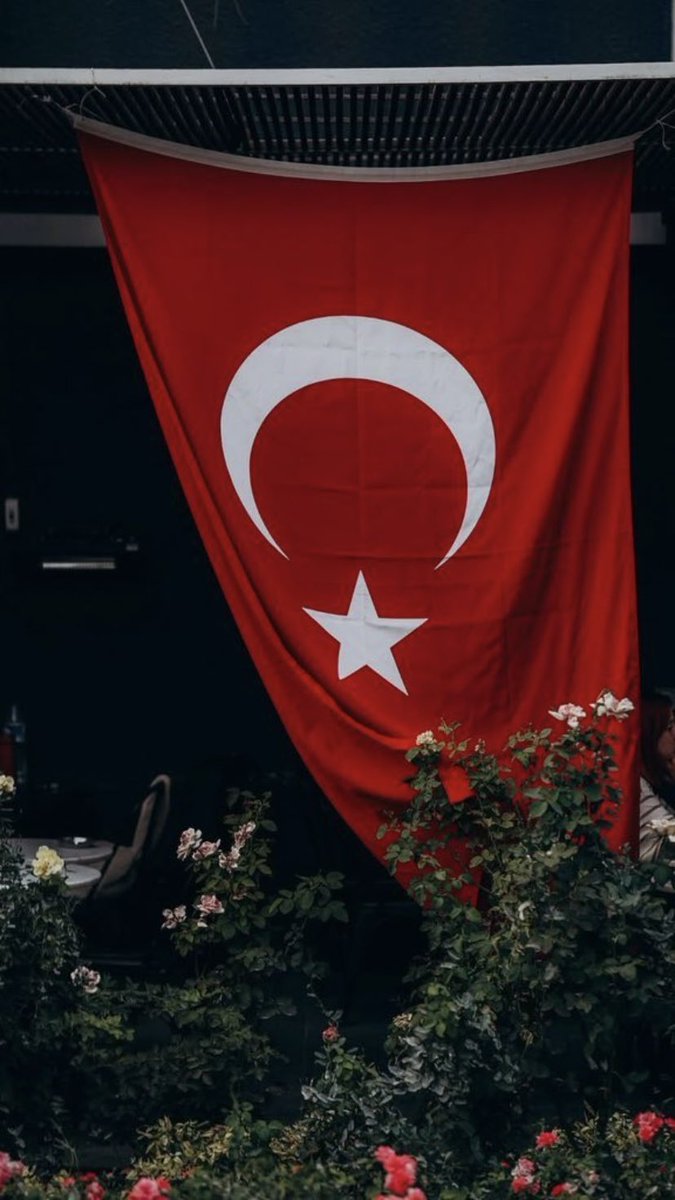 Haine merhamet, vatana ihanettir. 

#TürkBayrağı