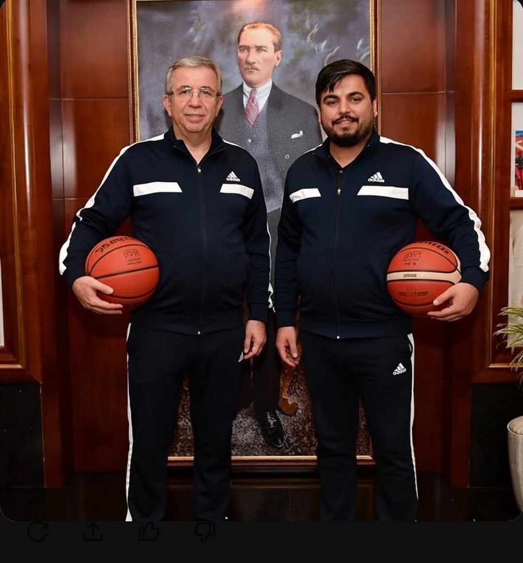 iremmtalks's tweet image. Erdoğan ve muhalefet arasındaki kalite farkını özetleyen bir kompozisyon..

-
#TürkBayrağı Bunlar Kürt Suriye Size Devleti Tanıtacağız Eski Türkiye Terörsüz Bodo Bırakın Murat Ülker Arap