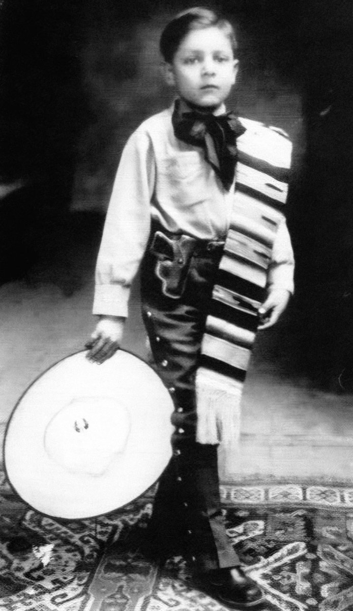 historia_mexico's tweet photo. Centenerio del natalicio del cantante y compositor José Alfredo Jiménez Sandoval. https://t.co/XjCdfPk5KV