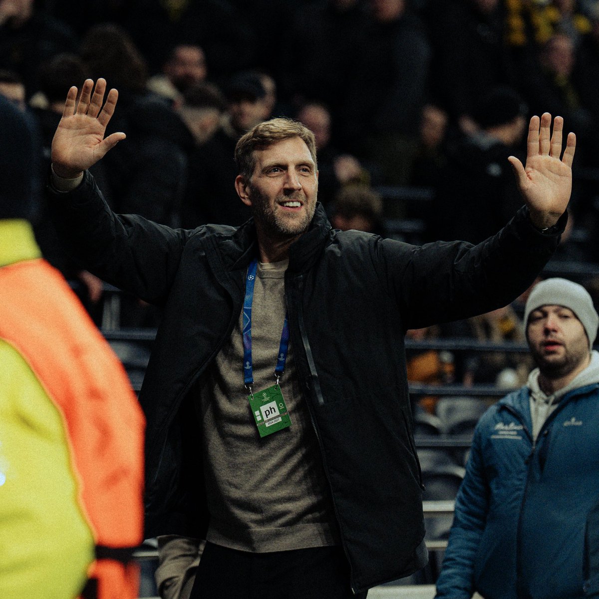 DIRK IS HERE. 🇩🇪🏀