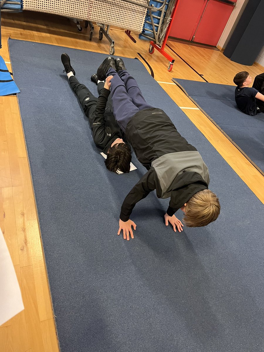 LochendHighPEDept tweet media