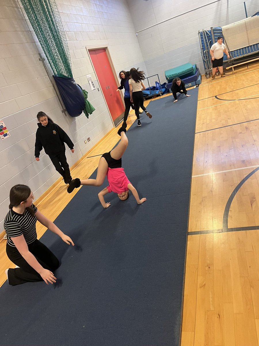 LochendHighPEDept tweet media