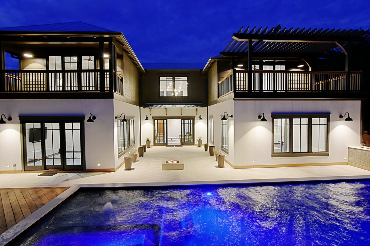 Lighting that defines the architecture
Our outdoor barn lights bring both function and style to this stunning home, providing warm illumination while highlighting clean lines and modern design. Built to perform and designed to elevate every exterior.
#OutdoorLighting #BarnLights