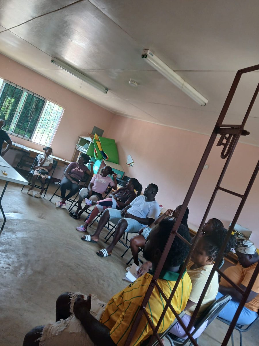 KemmyLeslie's tweet image. #ParentingMatters #12StandardsMatter @ECCJA Parents' Place Meeting at Windsor Basic in St. Elizabeth, Parenting Roles and Responsbilities @karlenedesland1 @tkmsingh @cfranoBrighty @EzrinMorrisECC @golebourne @ItzzMell_ECC3 @Stcy14226538 @KevinPa43410967 @GrantShaunette