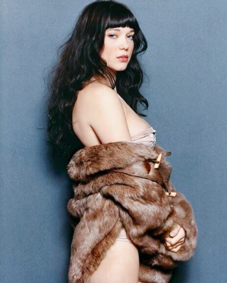 TheCinesthetic's tweet image. Léa Seydoux has joined Mikey Madison in Charlie Polinger’s ‘THE MASQUE OF THE RED DEATH,’ a reimagining of the Edgar Allan Poe story for A24.

(Link: hollywoodreporter.com/movies/movie-n…)