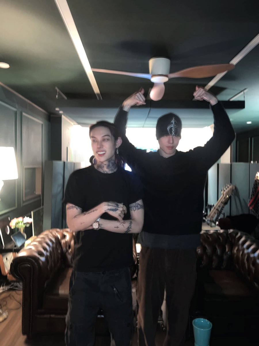 AlwaysForGyeom's tweet image. [IG] 260121 elxcapitxn

“🖤 @yugyeom” 

🔗 instagram.com/p/DTvVJ8ek5oK/ 

#Yugyeom #유겸 
#AOMG #GOT7 @GOT7Official