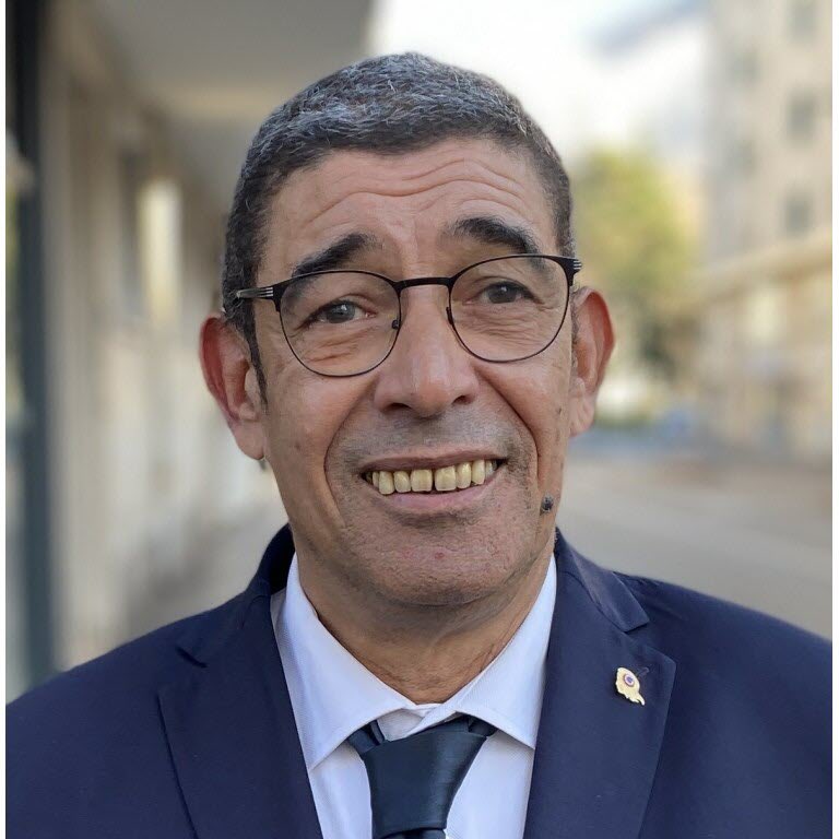 Les français sont des veaux !!

Comment peuvent ils voter pour ce collabo islamiste à Annecy !!
Pour avoir le vote musulman, il vient de leur octroyer le terrain du secours catholique pour construire une mosquée !!

REAGIR OÙ PÉRIR !!

Il faut se radicaliser !!