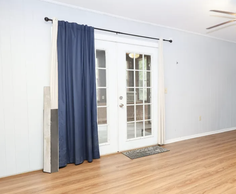 oldhousecalling's tweet image. $199,900
This move-in ready #Georgia #splitlevel home features four bedrooms, 2.5 baths, and two spacious living areas, offering ample space for family gatherings and entertaining. oldhousesunder50k.com/c-1968-move-in…