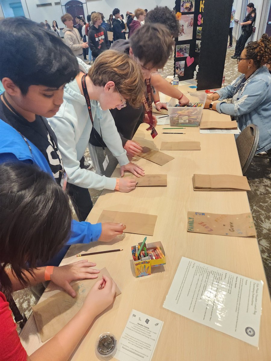 MrL_WMS_Algebra's tweet photo. @HumbleISD_WMS @HumbleISD #CTEDiscovertDay https://t.co/RQPSs15unM