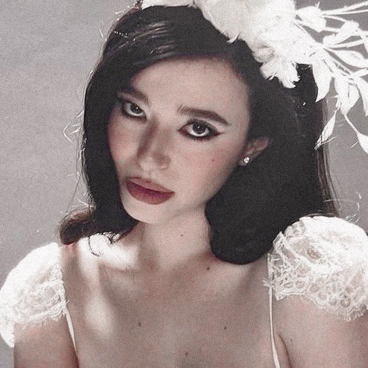 TheCinesthetic's tweet image. mikey madison for snl (2025)