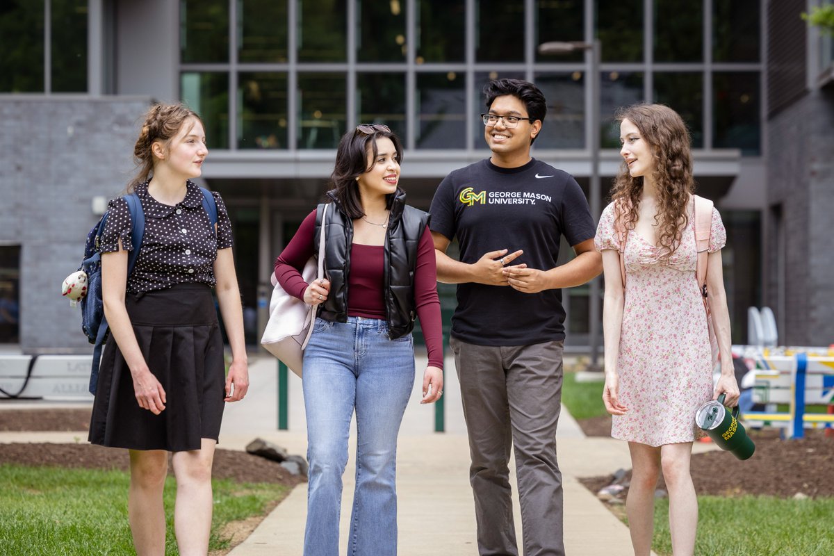 GeorgeMasonCHSS's tweet photo. And just like that, another semester begins! 💚💛

Welcome back, #MasonNation! We hope your spring semester is filled with growth, exciting opportunities, and memories made. #GeorgeMasonCHSS https://t.co/FLcKSX02FT