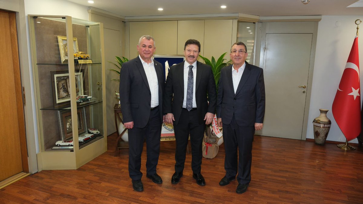 MehmetYiginer's tweet image. Yönetim Kurulu Üyelerimiz; Yozgat ESOB Başkanımız Latif Altın ve Gaziantep ESOB Başkanımız İsmet Özcan ile İstanbul Şoförler Odası Başkanımız Cem Sert’in yanı sıra, gerekli ünvan değişikliklerini yaparak federasyonumuz bünyesine dahil olan Afyonkarahisar Çobanlar Esnaf,…