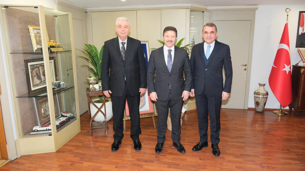 MehmetYiginer's tweet image. Yönetim Kurulu Üyelerimiz; Yozgat ESOB Başkanımız Latif Altın ve Gaziantep ESOB Başkanımız İsmet Özcan ile İstanbul Şoförler Odası Başkanımız Cem Sert’in yanı sıra, gerekli ünvan değişikliklerini yaparak federasyonumuz bünyesine dahil olan Afyonkarahisar Çobanlar Esnaf,…