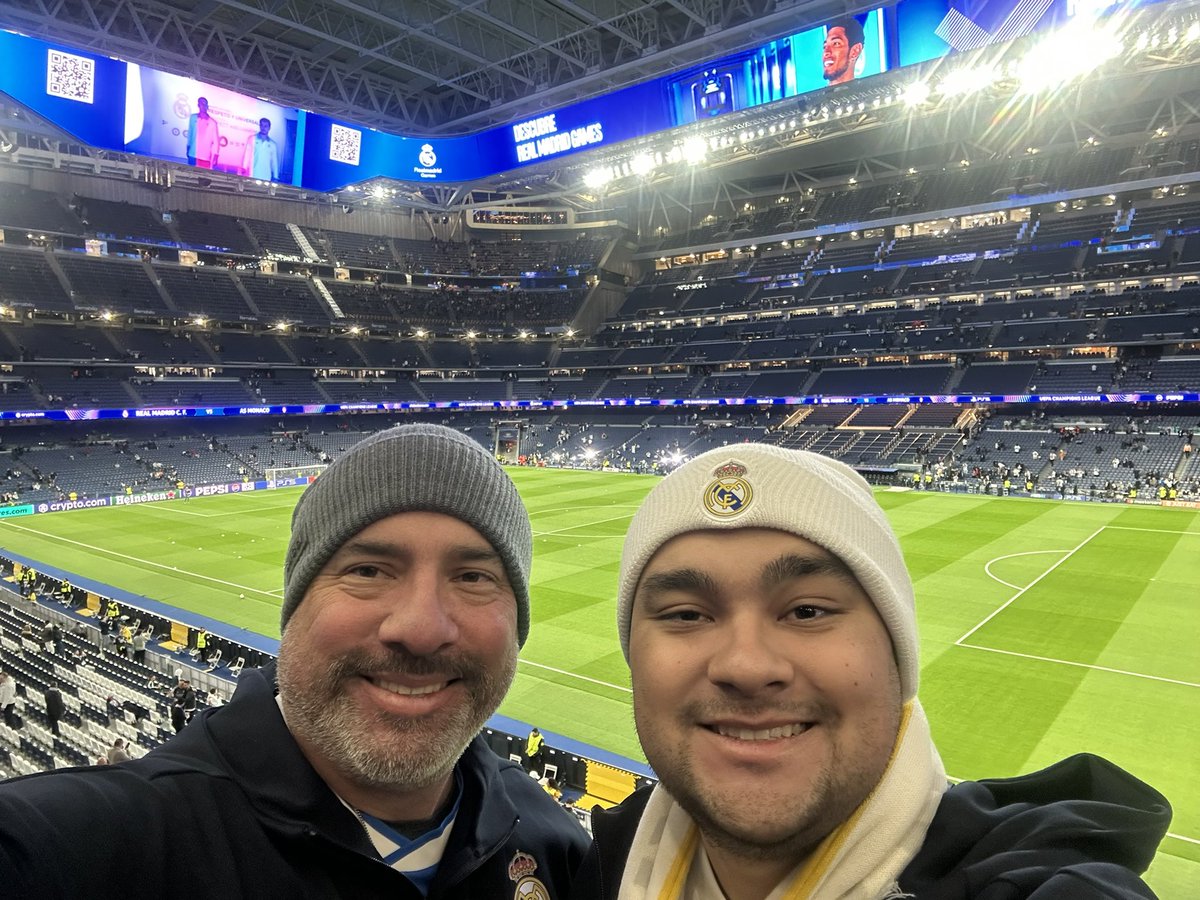 Ian_Hernandez8's tweet photo. @GlennDavisSoc Bucket list ✅ a @ChampionsLeague match in the Bernebéu #realmadrid #ASMonaco https://t.co/wQS6DNm1bE