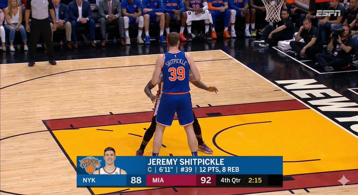 ReKnicks's tweet image. Can ANYONE argue we're better off with KAT than simply running it back with Randle/Donte and Jeremy S. at center?

Crickets.