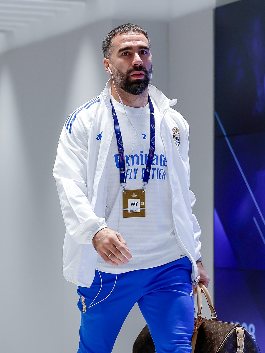 realmadriden's tweet image. 👋 Hello team!