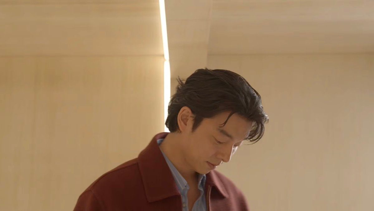 KongKongTheCat's tweet photo. Gong yoo being handsome from every angle 😭

#GongYooXLouisVuitton #LVMenFW26 #GongYoo https://t.co/Y0aZXNlBVE