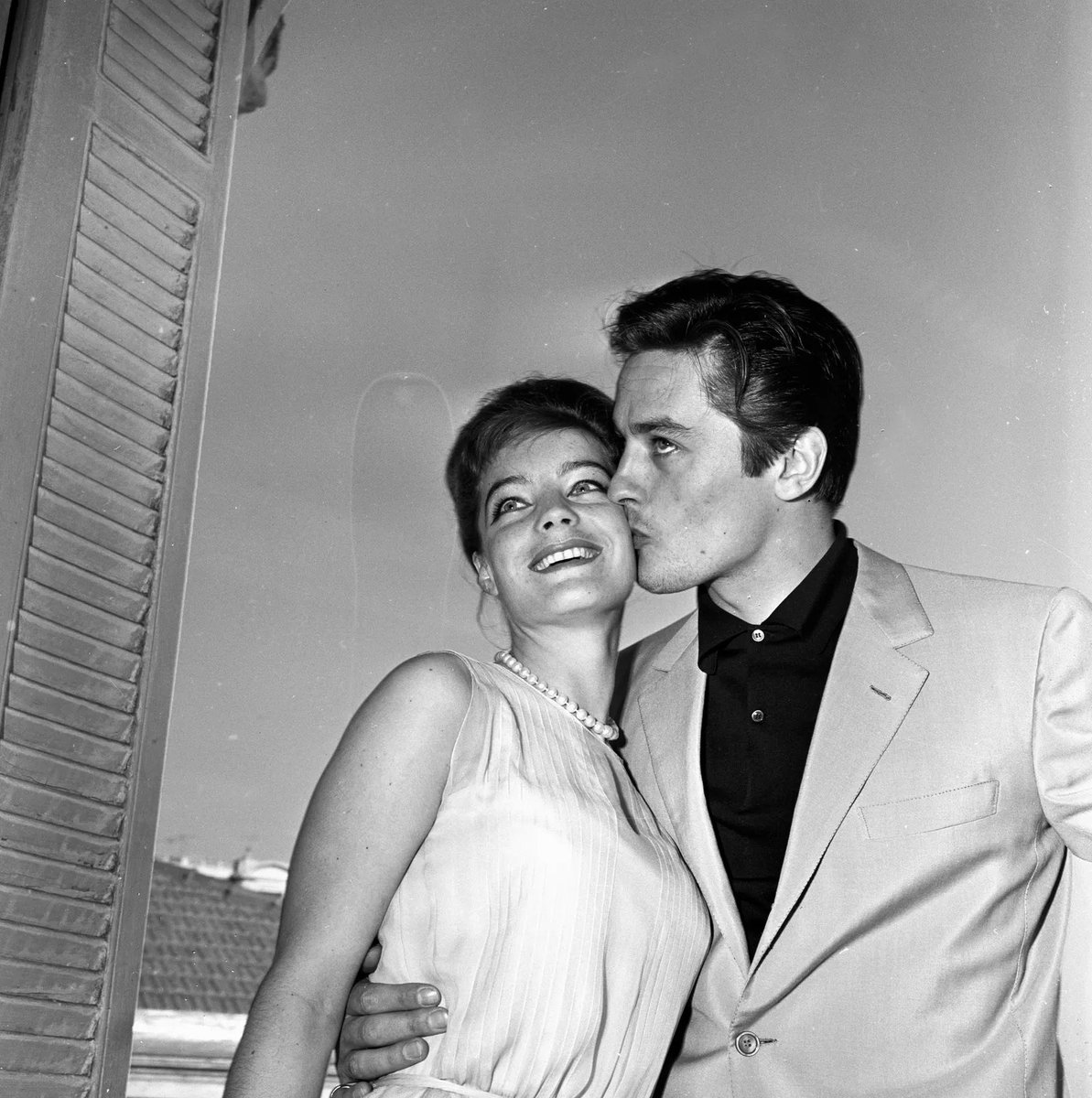 romyarchives's tweet image. romy schneider and alain delon in cannes, 1962.
