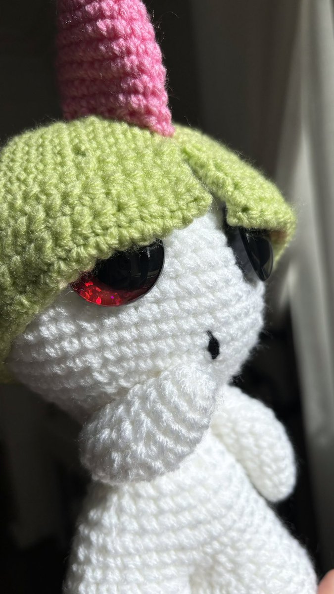 LowkeyyPianist's tweet image. j’ai fait une peluche Tarsal au crochet regardez🥹