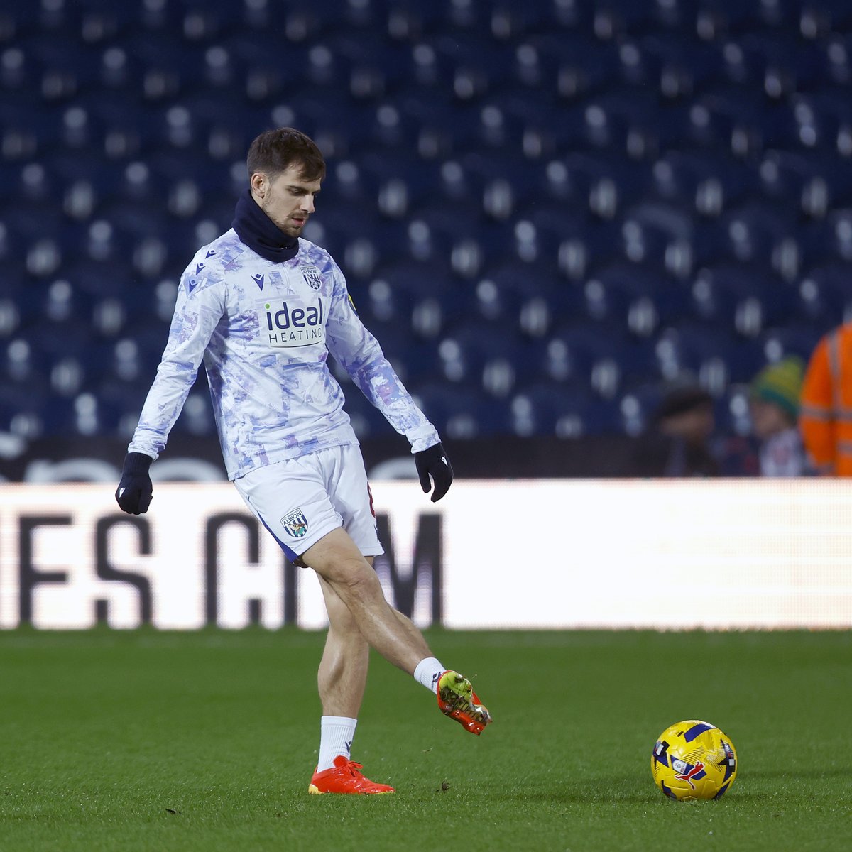 WBA's tweet photo. Counting down to kick-off. 🔜
